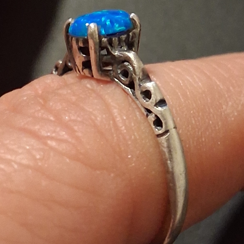 Vintage Blue Opal sterling Silver & Stone Ring Sz. 7.5